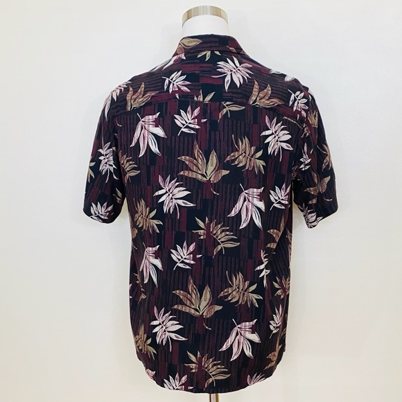 Men’s Liz Claiborne Short Sleeved Shirt - Picture 2 of 2